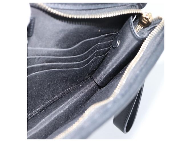 Clutch CHANEL in vinile nero e oro CC Auth bs35542V D'oro - vista 19