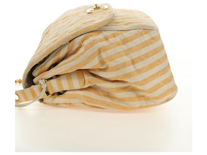 CHANEL Matelasse Chain Shoulder Bag Canvas Beige Gold CC Auth BA13294M D'oro - vista 4