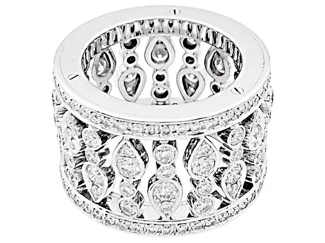 Anello Chopard, "Haute Joaillerie" in oro bianco e diamanti. - vista 2