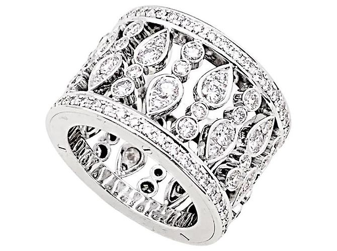 Anello Chopard, "Haute Joaillerie" in oro bianco e diamanti. - vista 3