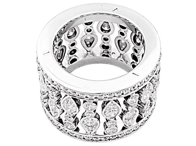Anello Chopard, "Haute Joaillerie" in oro bianco e diamanti. - vista 4