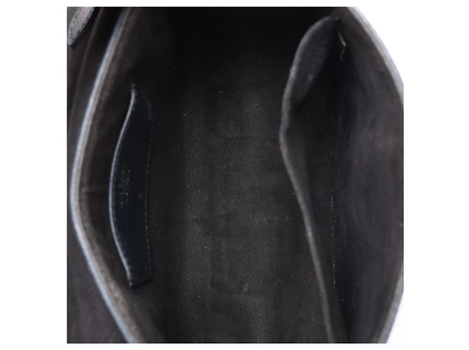 Borsa a tracolla Louis Vuitton Twist MM in pelle Epi nera M50282 Nero - vista 10
