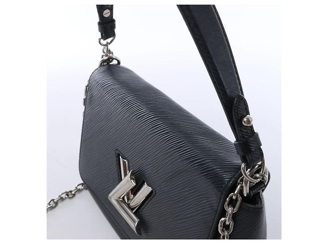 Borsa a tracolla Louis Vuitton Twist MM in pelle Epi nera M50282 Nero - vista 3