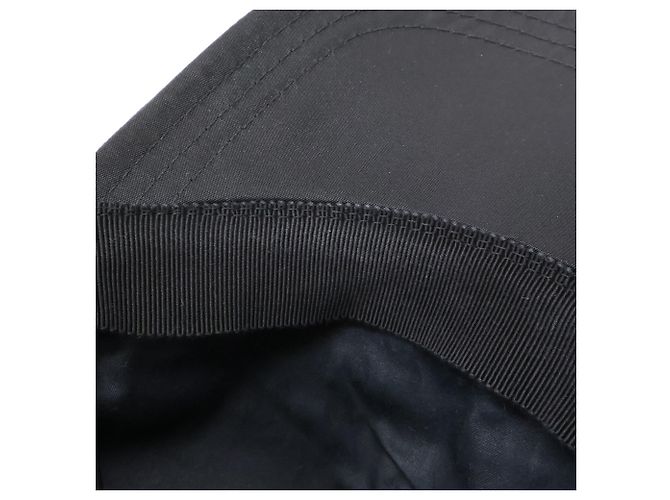 Cappellino in nylon nero Prada - vista 10