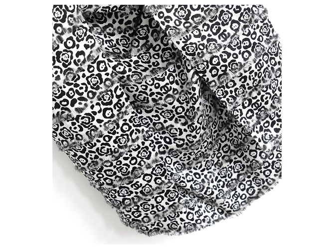 Abito corto in seta Chanel stampa leopardata e fiocco 22P Nero Bianco Stampa leopardo - vista 4