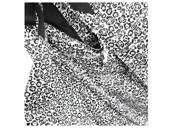 Abito corto in seta Chanel stampa leopardata e fiocco 22P Nero Bianco Stampa leopardo - vista 5