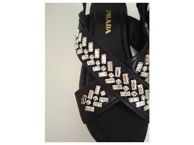Sandálias de couro Prada Cloudbust com strass Preto - vista 3