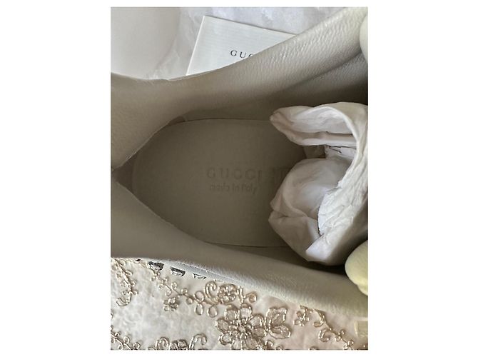Sneakers Gucci in pelle bianca impreziosite da cristalli Bianco - vista 2