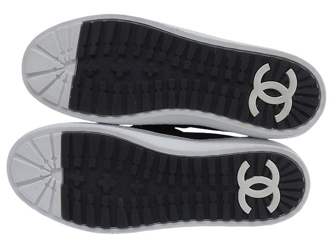 Timeless Scarpe slip-on in tweed Chanel Nero - vista 6