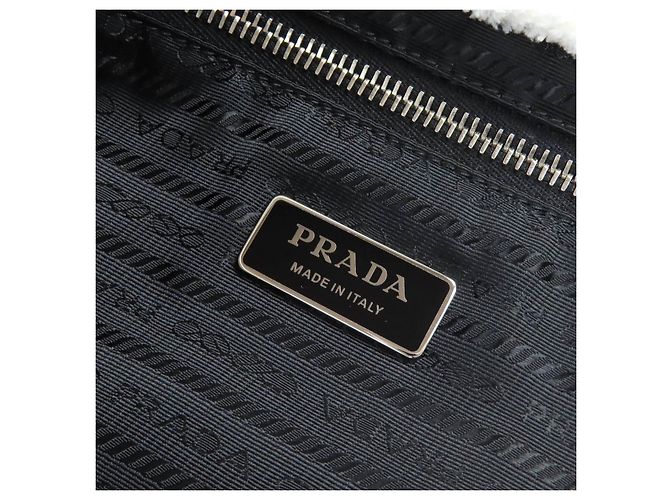 Borsa Tote in spugna Prada con logo Triangle Nero Bianco - vista 11
