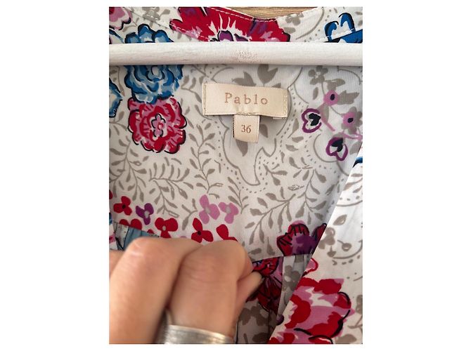Pablo De Gerard Darel Pablo Sommerkleid mit floralem Print Pink Weiß Rot Blau - Ansicht 2