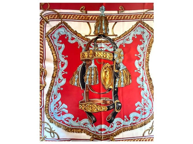 Carré Hermès Bride de Cour Foulard Seta Françoise de La Perrière Bianco Rosso Blu D'oro Crema Corallo Blu chiaro - vista 5