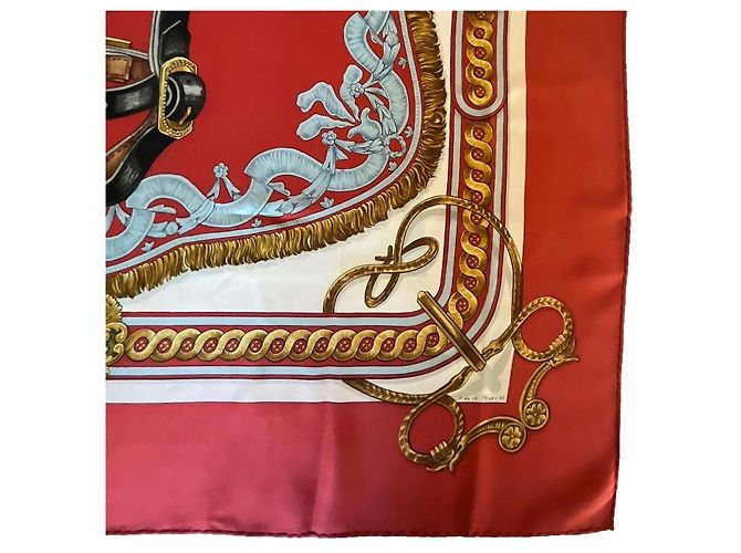 Carré Hermès Bride de Cour Foulard Seta Françoise de La Perrière Bianco Rosso Blu D'oro Crema Corallo Blu chiaro - vista 6
