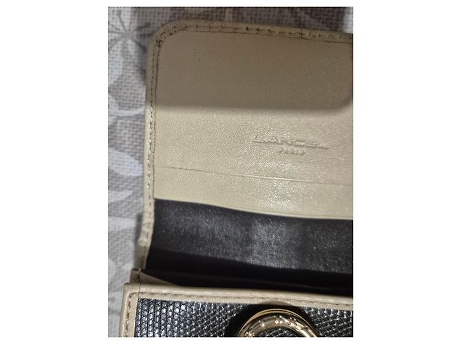 Lancel Tarjetero de Cuero Negro/Beige con Anillo Firma - vista 3
