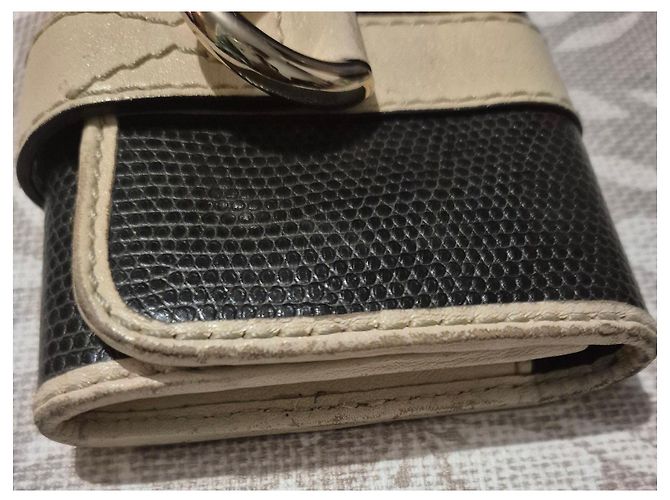 Lancel Tarjetero de Cuero Negro/Beige con Anillo Firma - vista 7