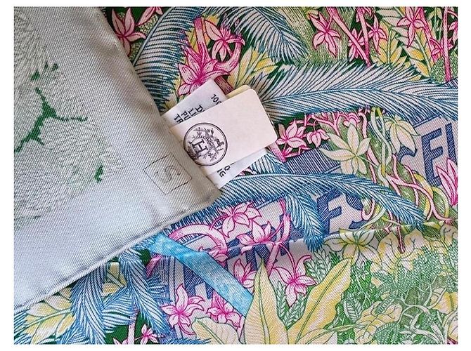Carré Hermès Faubourg Tropical en soie Rose Bleu Vert - vue 10