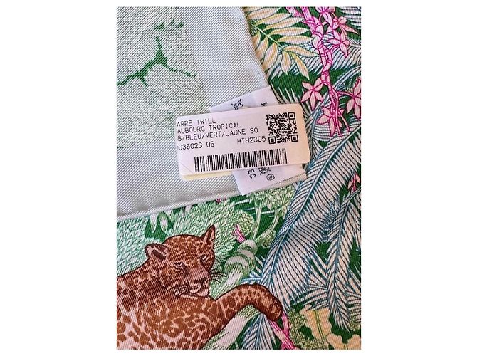 Carré Hermès Faubourg Tropical en soie Rose Bleu Vert - vue 9