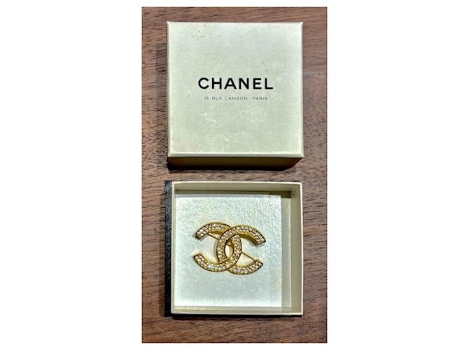 Spilla Chanel CC in Oro con Cristalli D'oro - vista 2