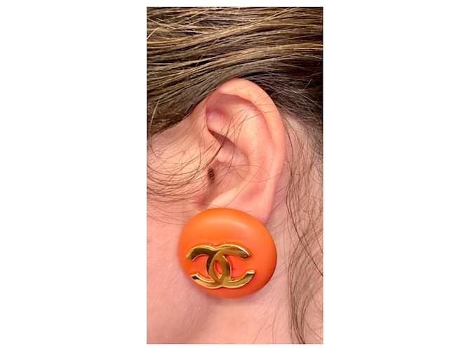 Orecchini Chanel CC Logo Arancione D'oro Corallo - vista 12