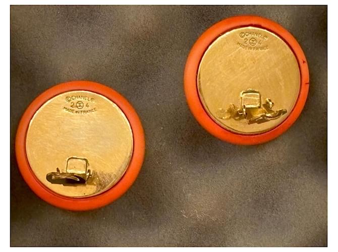 Orecchini Chanel CC Logo Arancione D'oro Corallo - vista 7