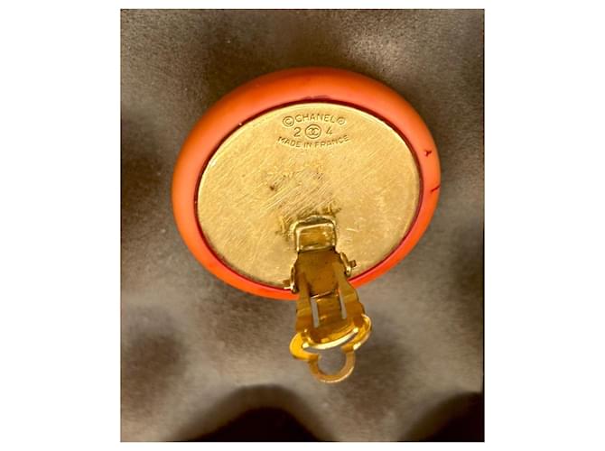 Orecchini Chanel CC Logo Arancione D'oro Corallo - vista 9