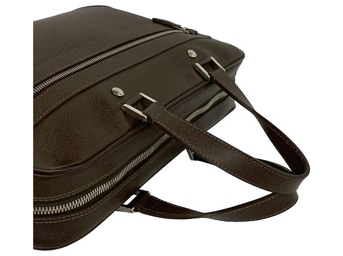 Borsa da Business Louis Vuitton Igor in pelle Taiga Marrone - vista 4