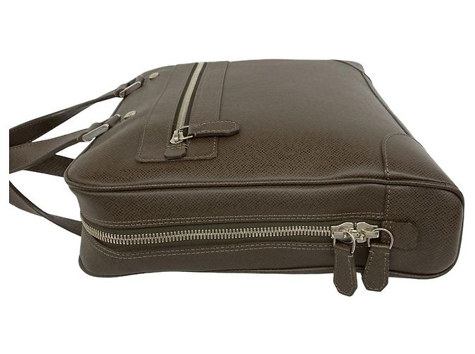 Borsa da Business Louis Vuitton Igor in pelle Taiga Marrone - vista 5