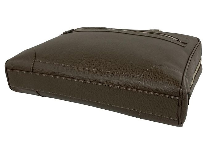Borsa da Business Louis Vuitton Igor in pelle Taiga Marrone - vista 8