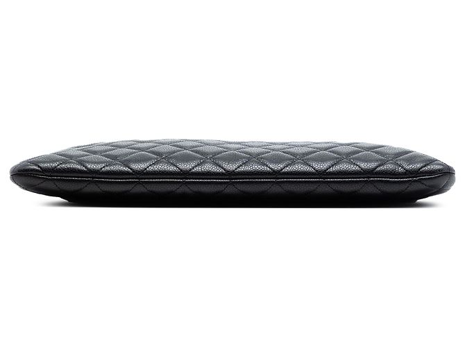 Clutch Chanel Black Large Quilted Caviar O Case Nero - vista 3