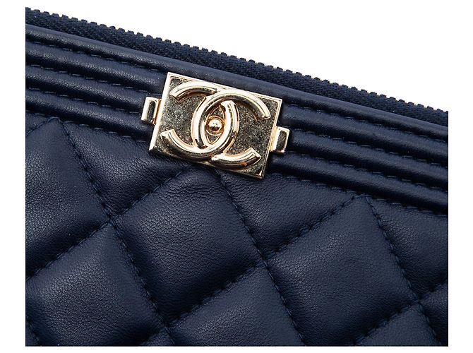Clutch Chanel Blue Large Quilted Lambskin Boy O Case Blu navy - vista 5