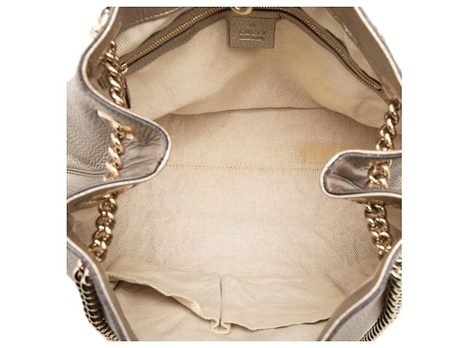 Tote Soho Chain in pelle di vitello metallizzata oro Medium di Gucci D'oro - vista 4
