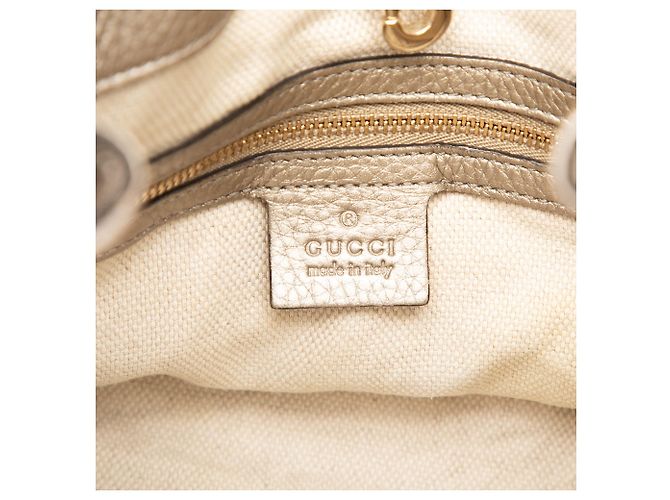 Tote Soho Chain in pelle di vitello metallizzata oro Medium di Gucci D'oro - vista 5