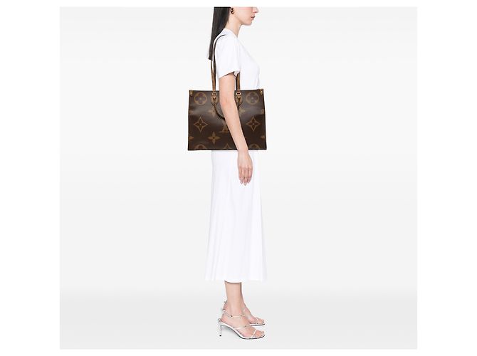 Louis Vuitton Marrone Monogram Reverse Giant OnTheGo GM - vista 7