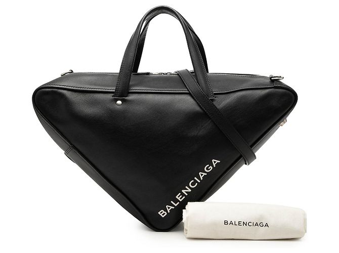 Balenciaga Triangle Duffle Bag aus Leder in Schwarz, Größe Medium - Ansicht 8
