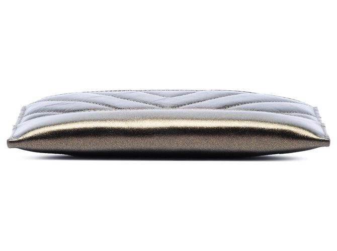 Pochette con zip Gabrielle in pelle di vitello invecchiata metallizzata con chevron marrone Chanel - vista 3