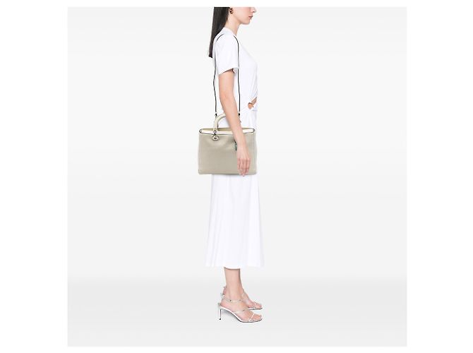 Lady Dior in agnello martellato Canyon bianco Large Bianco sporco - vista 6