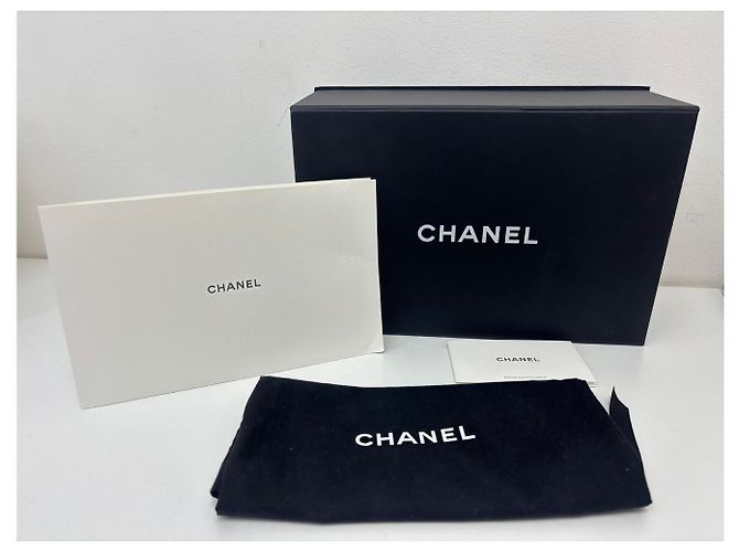 NOVA CHANEL TIMELESS HANDLE PM BOLSA DE COURO MATELASSÊ COM ALÇA Preto - vista 16