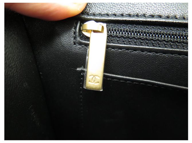 NOVA CHANEL TIMELESS HANDLE PM BOLSA DE COURO MATELASSÊ COM ALÇA Preto - vista 9