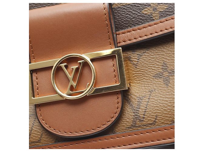Bolso de hombro Louis Vuitton Dauphine Mini Monogram Castaño Beige - vista 7