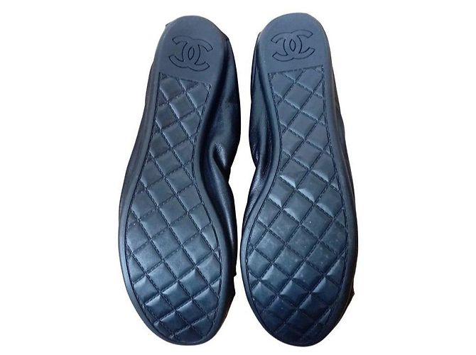 Chanel Bailarinas de cuero negro puntera charol - vista 4