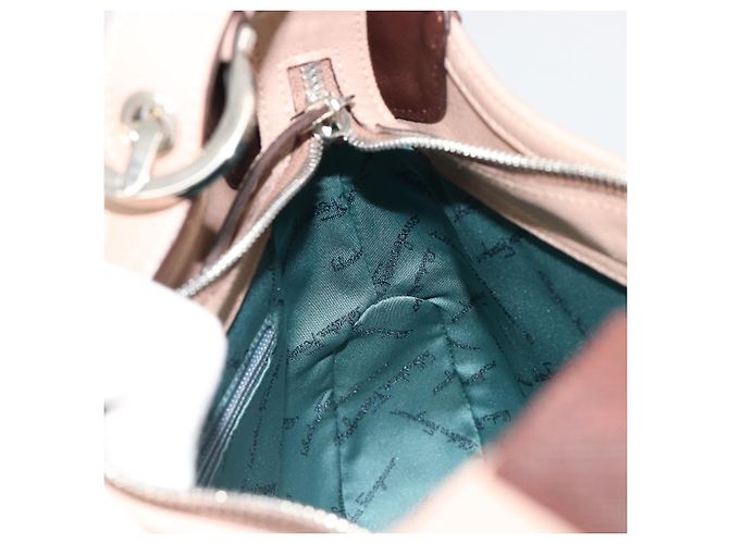 Borsa a Spalla Salvatore Ferragamo Gancini in Pelle Rosa Argento Auth 185154A - vista 20