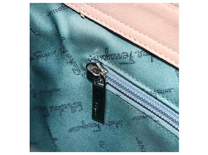 Borsa a Spalla Salvatore Ferragamo Gancini in Pelle Rosa Argento Auth 185154A - vista 22