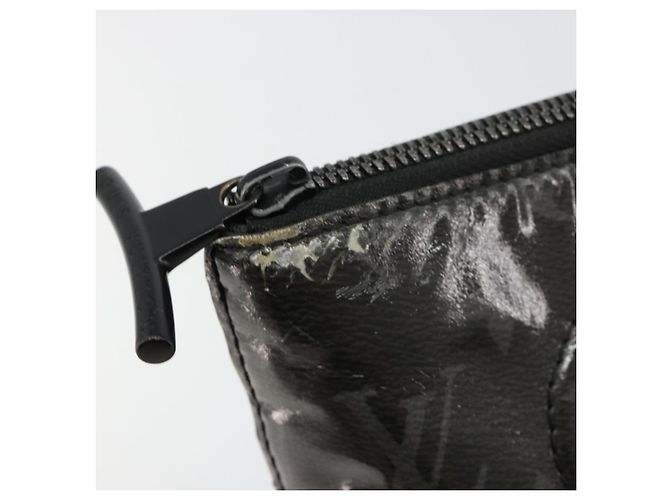 LOUIS VUITTON Monogram Eclipse Glaze Pochette Cosmos Black M63373 Auth BA13371 Nero - vista 8