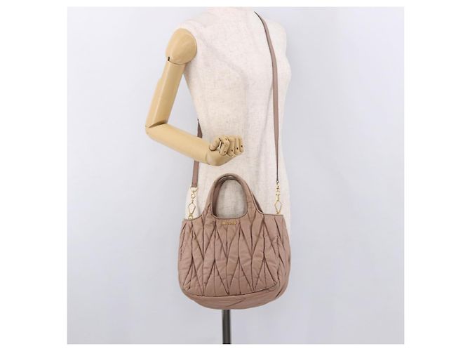 Borsa Miu Miu Matelasse in pelle 2way Beige Gold Auth 185023 D'oro - vista 26