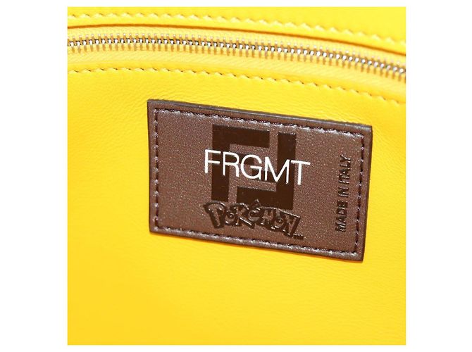 FENDI Dragonite FENDIxFRGMTxPOKMON Mamma Baguette Bag Leather Auth 167404SM Argento Giallo - vista 28