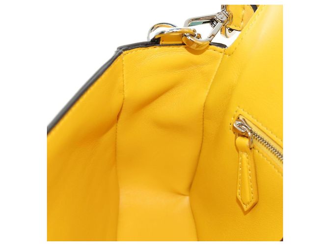 FENDI Dragonite FENDIxFRGMTxPOKMON Mamma Baguette Bag Leather Auth 167404SM Argento Giallo - vista 29