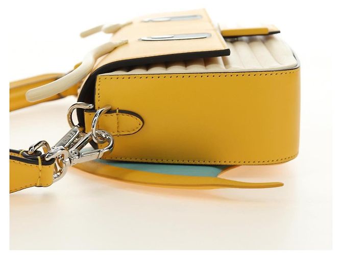 FENDI Dragonite FENDIxFRGMTxPOKMON Mamma Baguette Bag Leather Auth 167404SM Argento Giallo - vista 3