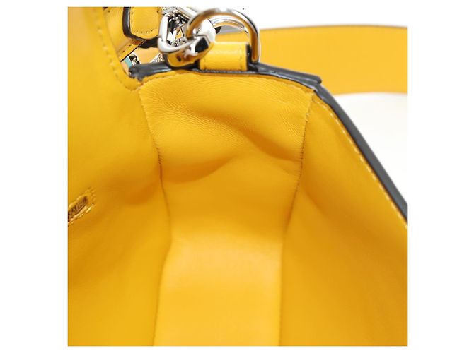 FENDI Dragonite FENDIxFRGMTxPOKMON Mamma Baguette Bag Leather Auth 167404SM Argento Giallo - vista 30