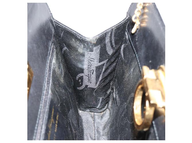 Borsa a Spalla Salvatore Ferragamo Gancini in Pelle Nera e Oro Auth 185103A Nero D'oro - vista 17