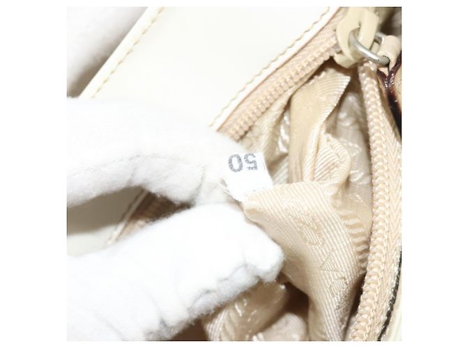 Borsa a tracolla PRADA in pelle verniciata Beige Argento Auth bs35591 - vista 12